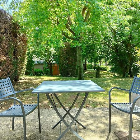 Chateau De Collonges Saint-Donat-sur-lʼHerbasse Esterno foto