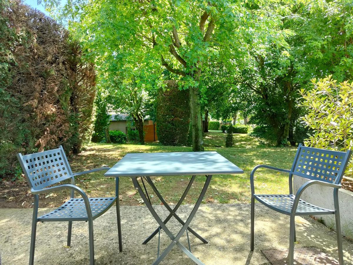 Chateau De Collonges Saint-Donat-sur-lʼHerbasse Esterno foto